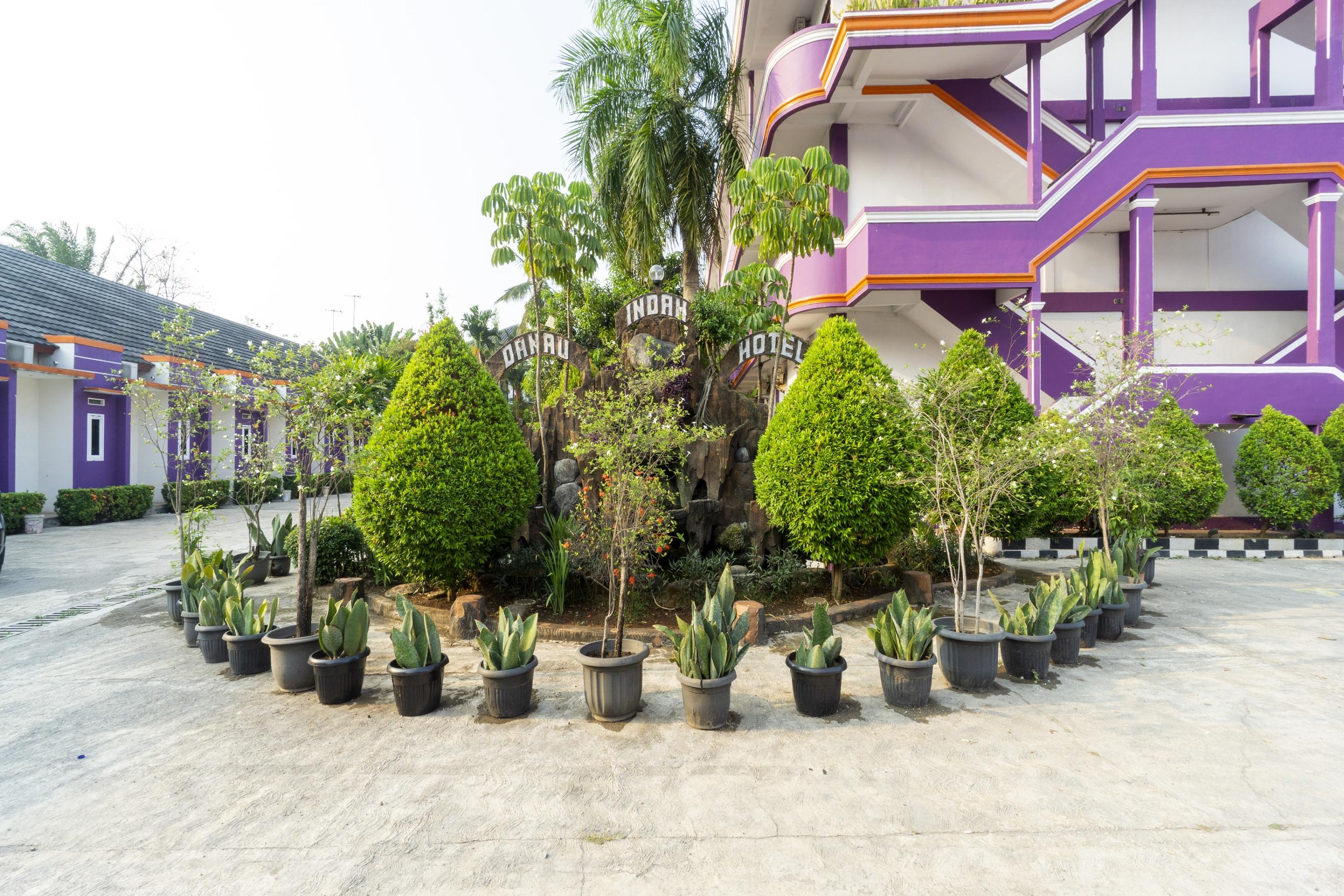 Super Oyo 3978 Hotel Danau Indah Bekasi Eksteriør billede