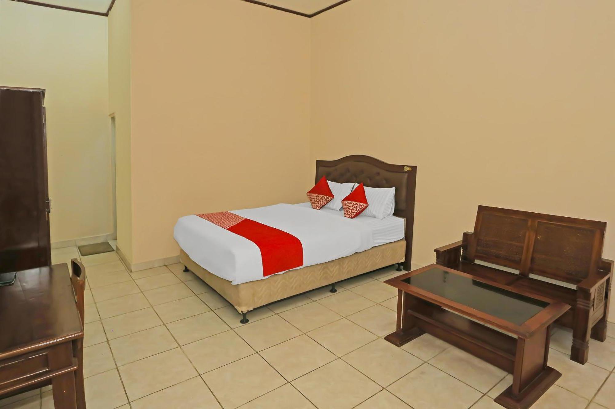Super Oyo 3978 Hotel Danau Indah Bekasi Eksteriør billede