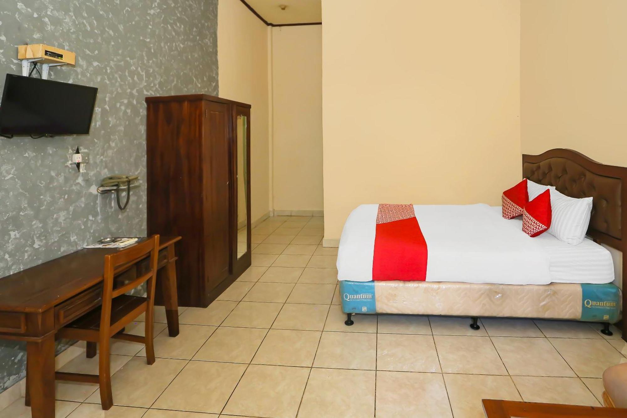 Super Oyo 3978 Hotel Danau Indah Bekasi Eksteriør billede